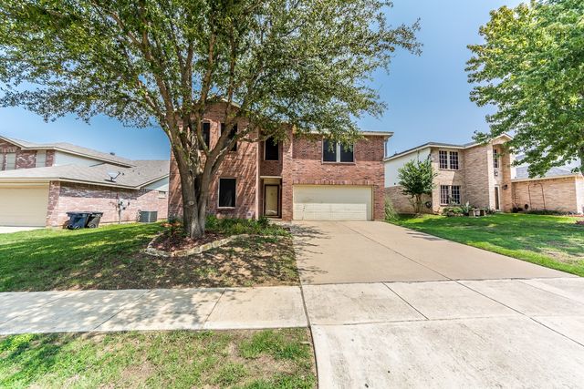8709 Stonebriar Lane, Fort Worth, TX 76123
