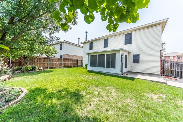 8709 Stonebriar Lane, Fort Worth, TX 76123