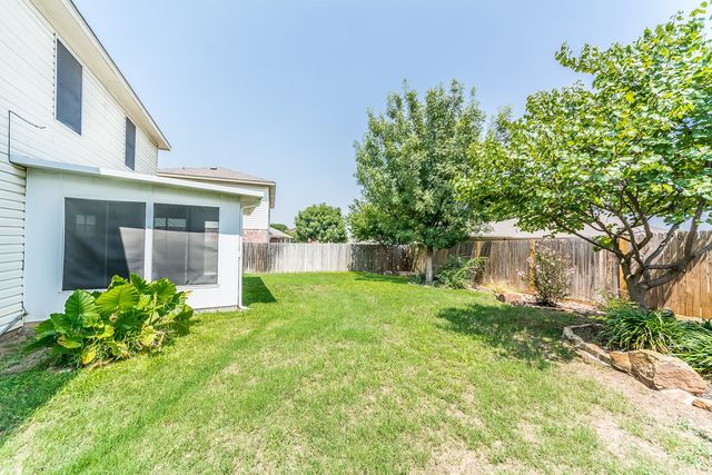 8709 Stonebriar Lane, Fort Worth, TX 76123