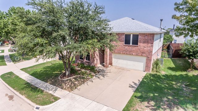 8709 Stonebriar Lane, Fort Worth, TX 76123