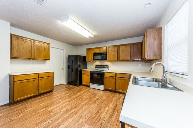 8709 Stonebriar Lane, Fort Worth, TX 76123