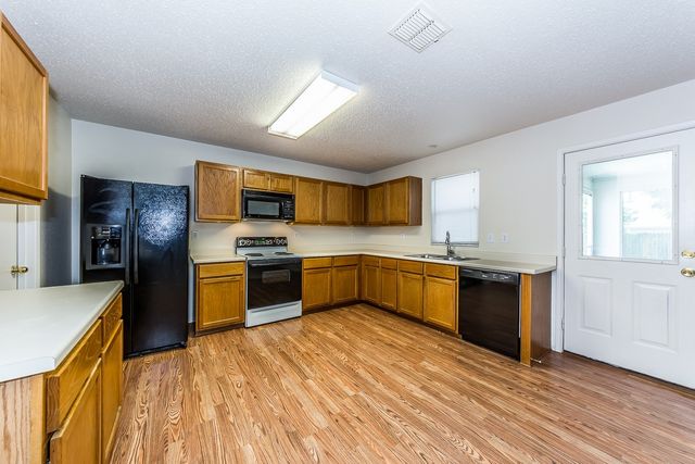 8709 Stonebriar Lane, Fort Worth, TX 76123