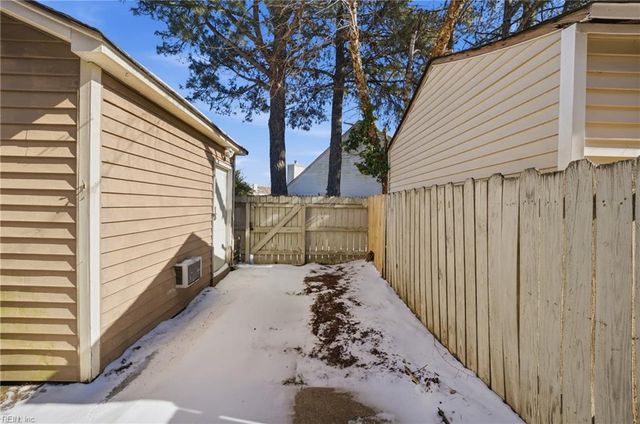 754 Spence CIR, Virginia Beach, VA 23462