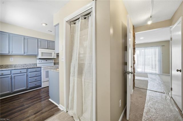 754 Spence CIR, Virginia Beach, VA 23462