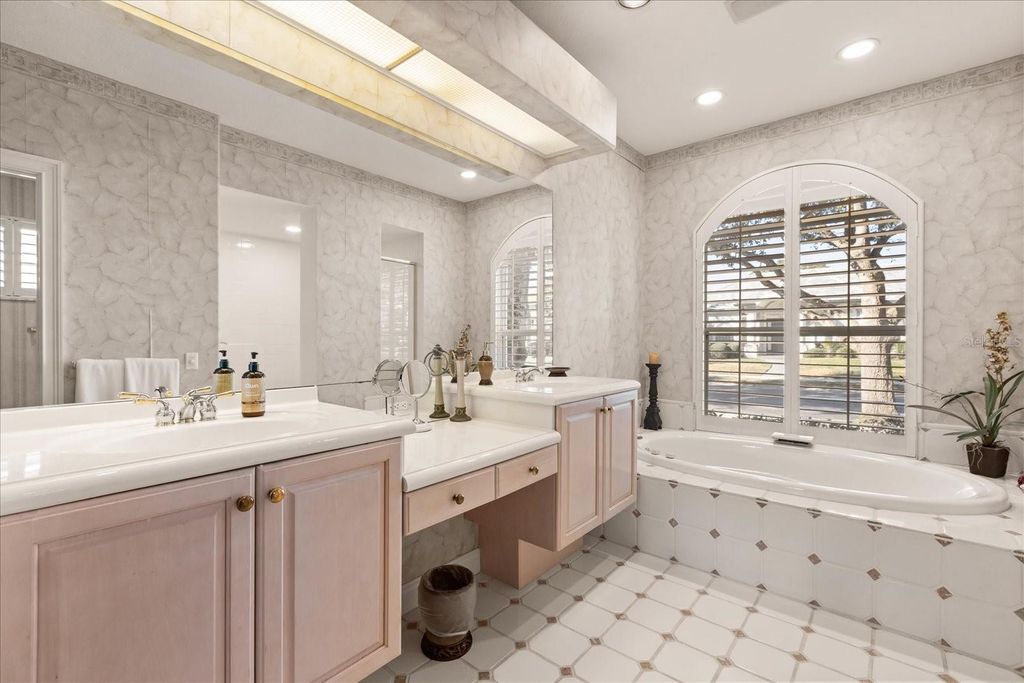 Image 31 of property listing at 253 PROMENADE CIRCLE, Lake Mary, FL 32746