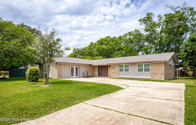 135 La Branche Avenue, Ocean Springs, MS 39564