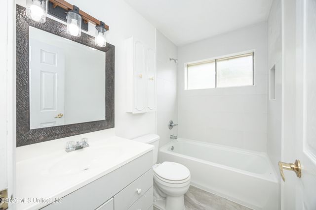 135 La Branche Avenue, Ocean Springs, MS 39564