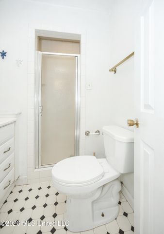 135 La Branche Avenue, Ocean Springs, MS 39564