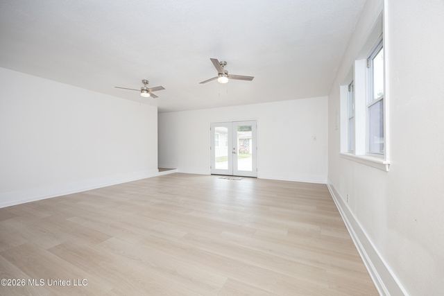 135 La Branche Avenue, Ocean Springs, MS 39564