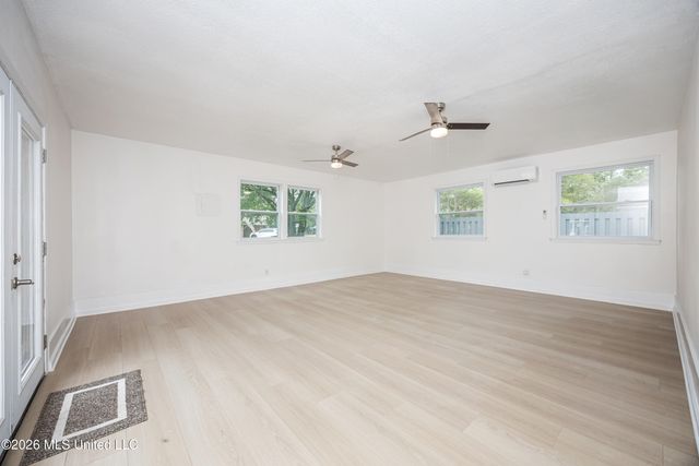 135 La Branche Avenue, Ocean Springs, MS 39564