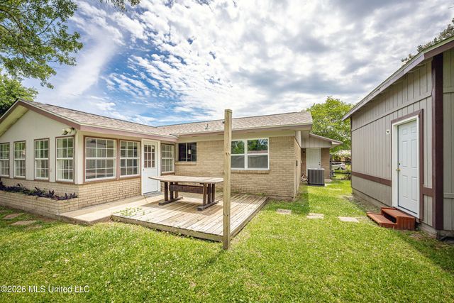 135 La Branche Avenue, Ocean Springs, MS 39564