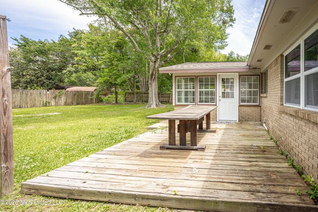 135 La Branche Avenue, Ocean Springs, MS 39564