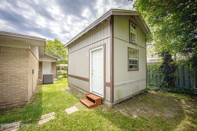 135 La Branche Avenue, Ocean Springs, MS 39564