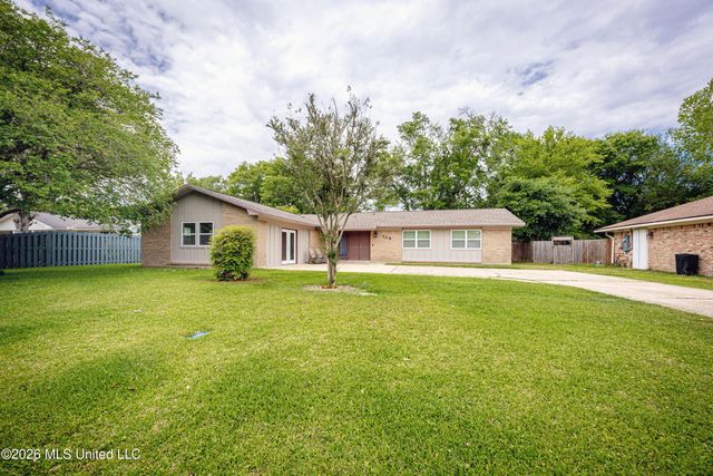 135 La Branche Avenue, Ocean Springs, MS 39564