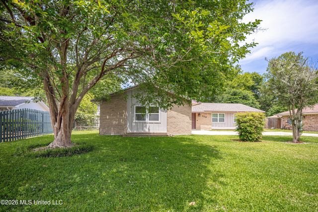 135 La Branche Avenue, Ocean Springs, MS 39564