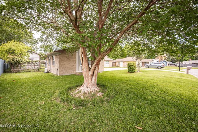 135 La Branche Avenue, Ocean Springs, MS 39564