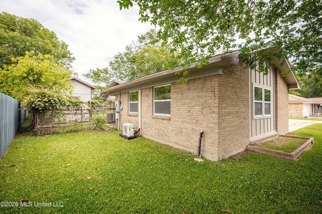 135 La Branche Avenue, Ocean Springs, MS 39564
