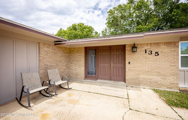 135 La Branche Avenue, Ocean Springs, MS 39564