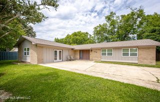 135 La Branche Avenue, Ocean Springs, MS 39564