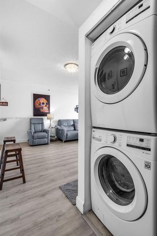 900 SW 8th St 1603, Miami, FL 33130