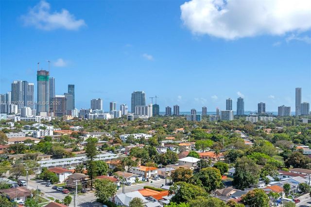 900 SW 8th St 1603, Miami, FL 33130