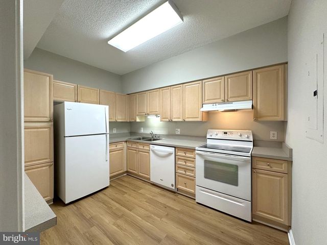 2904 N LEISURE WORLD BLVD #211, Silver Spring, MD 20906