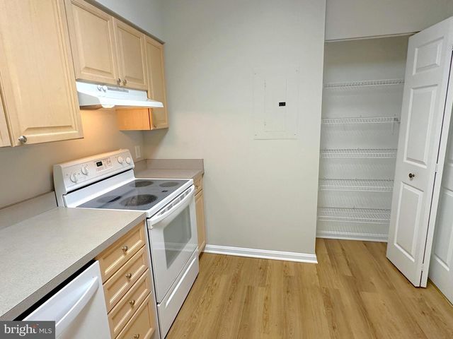 2904 N LEISURE WORLD BLVD #211, Silver Spring, MD 20906