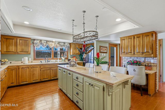 620 MOUNT CRISTO REY Lane, El Paso, TX 79922