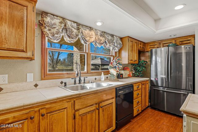 620 MOUNT CRISTO REY Lane, El Paso, TX 79922