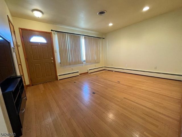 405 Redcliffe St, Elizabeth City, NJ 07206