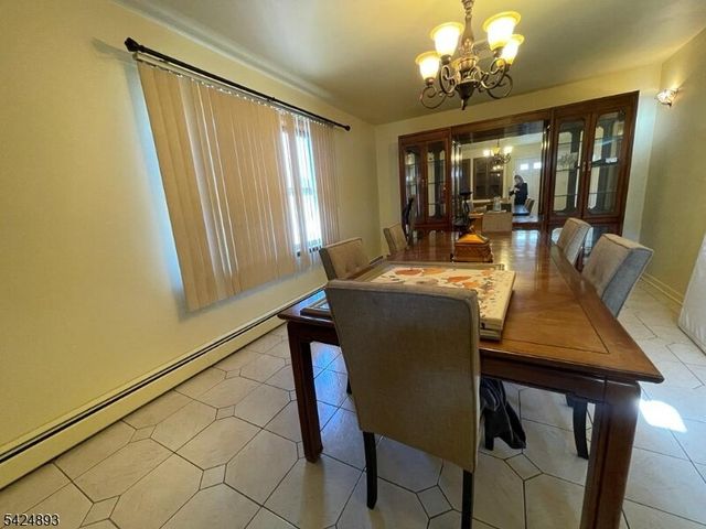 405 Redcliffe St, Elizabeth City, NJ 07206