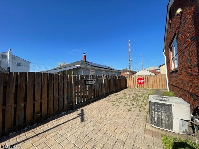 405 Redcliffe St, Elizabeth City, NJ 07206