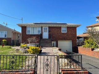 405 Redcliffe St, Elizabeth City, NJ 07206