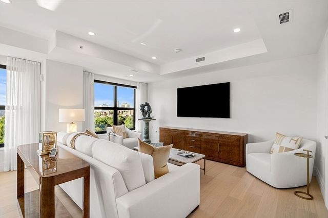 300 Boylston St PH1201, Boston, MA 02116