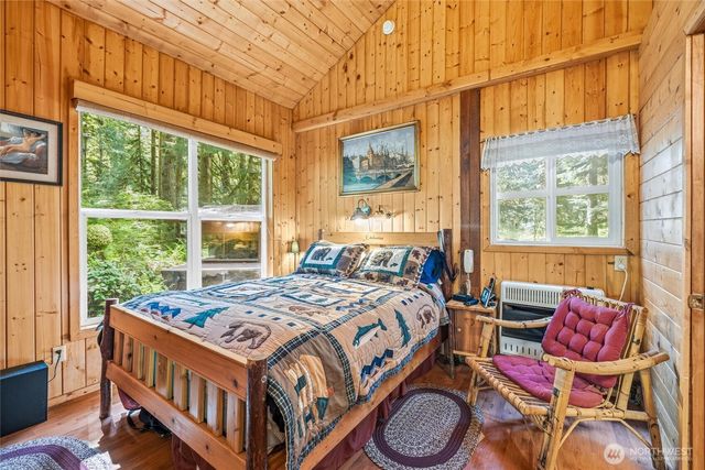 10707 Thompson Creek Road, Deming, WA 98244