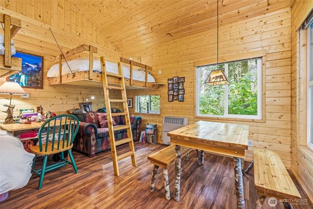 10707 Thompson Creek Road, Deming, WA 98244