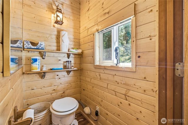 10707 Thompson Creek Road, Deming, WA 98244