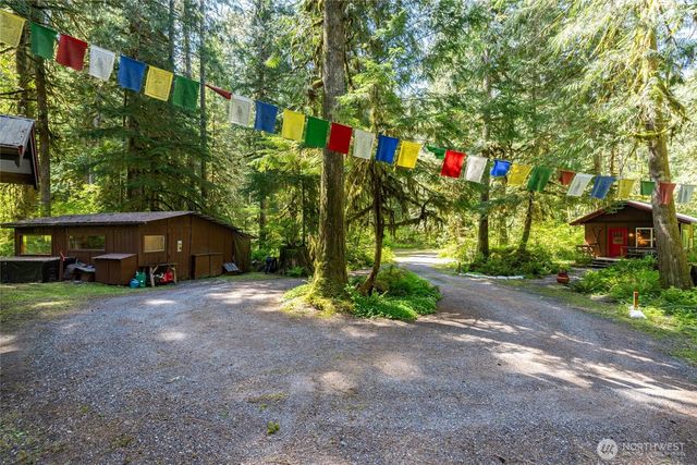 10707 Thompson Creek Road, Deming, WA 98244