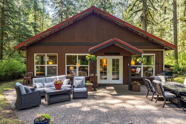 10707 Thompson Creek Road, Deming, WA 98244