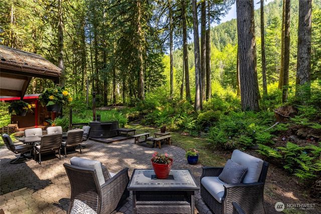 10707 Thompson Creek Road, Deming, WA 98244