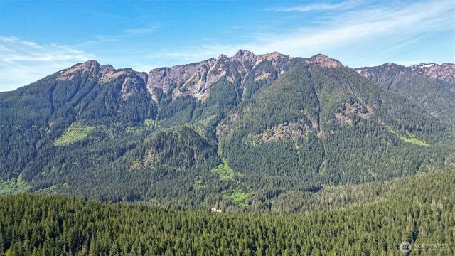 10707 Thompson Creek Road, Deming, WA 98244