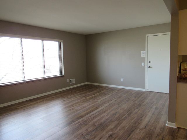 32724 Harper Avenue, St Clair Shores, MI 48082