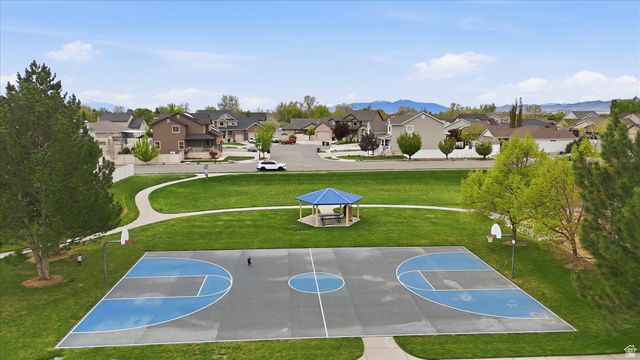1115 S 1425 W, Clearfield, UT 84015