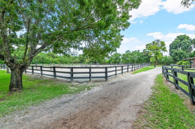 14536 North Road, Loxahatchee, FL 33470