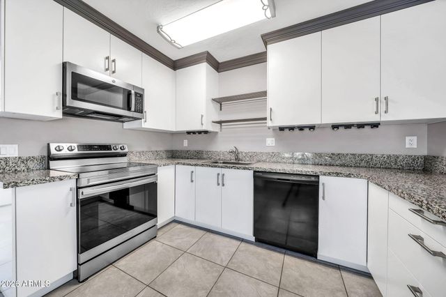 7505 N 60TH Avenue, Glendale, AZ 85301
