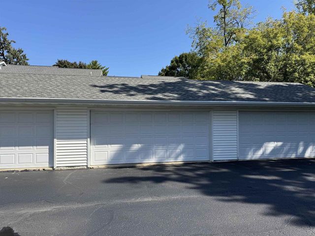 825 Sutherland Avenue, Janesville, WI 53545