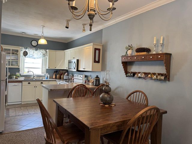 825 Sutherland Avenue, Janesville, WI 53545