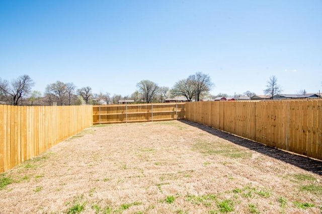 1516 Kennedy Street B, Bonham, TX 75418