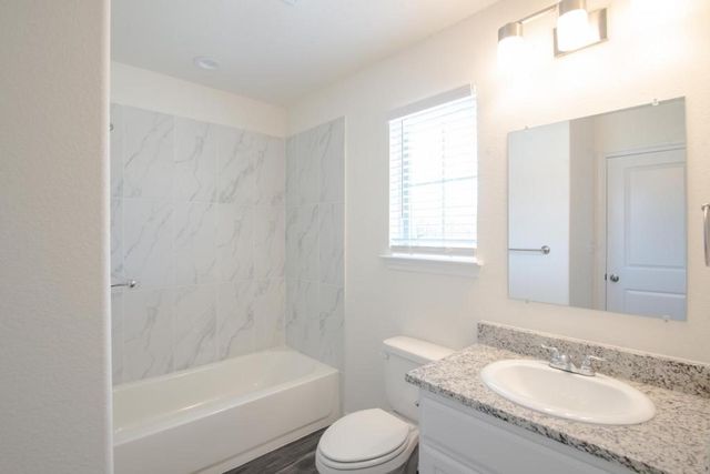 1516 Kennedy Street B, Bonham, TX 75418