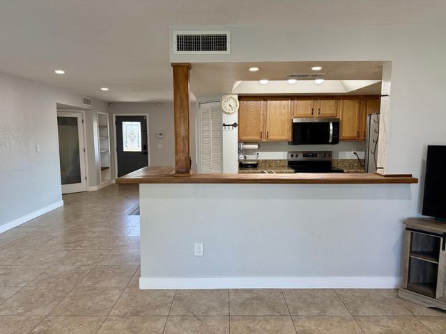 4616 E Pershing Avenue, Phoenix, AZ 85032